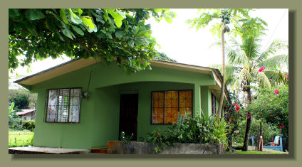Small Simple House in Puerto Jimenez downtown, close to all the services of the main town of the osa peninsula
